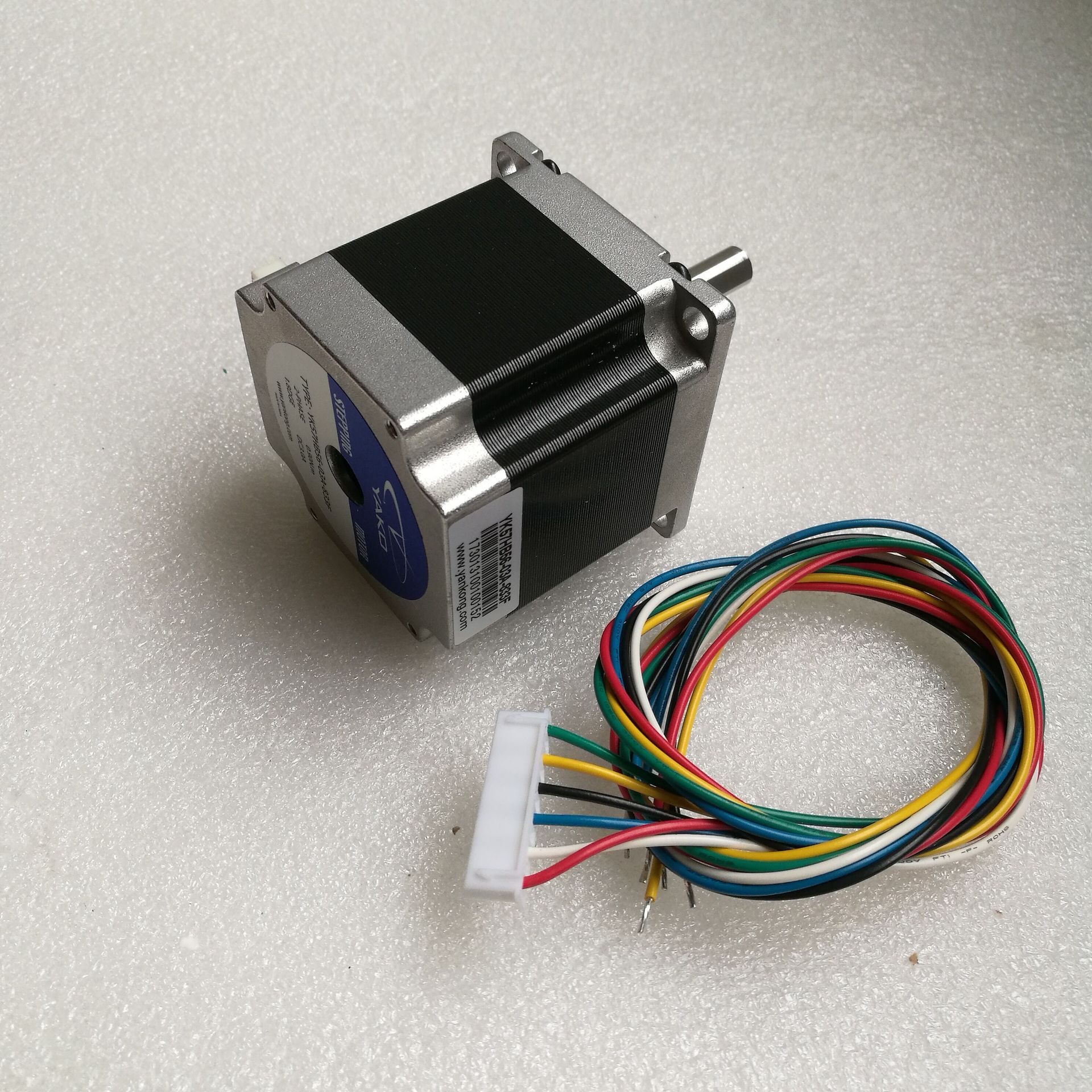 YAKO YK57HB56-03A-833F 轴径8mm 轴长33mm