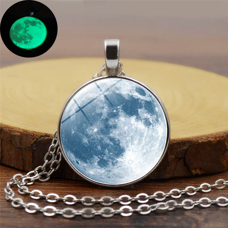 Glow-in-the-Dark Necklace Image 4