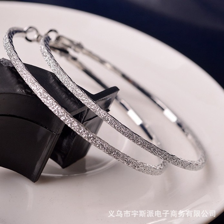 2022新款欧美复古简约风女星耳圈 磨砂耳环饰厂家直销