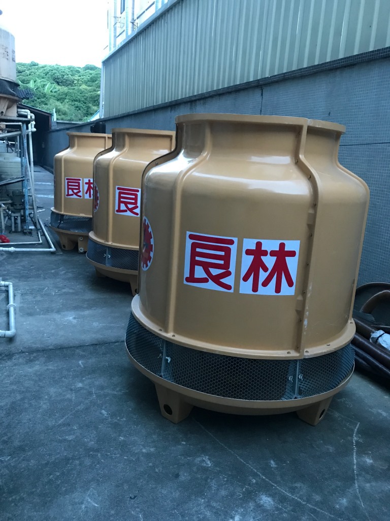 冷却塔厂家专业供应玻璃钢冷却塔工业专用凉水塔中央空调大型散热