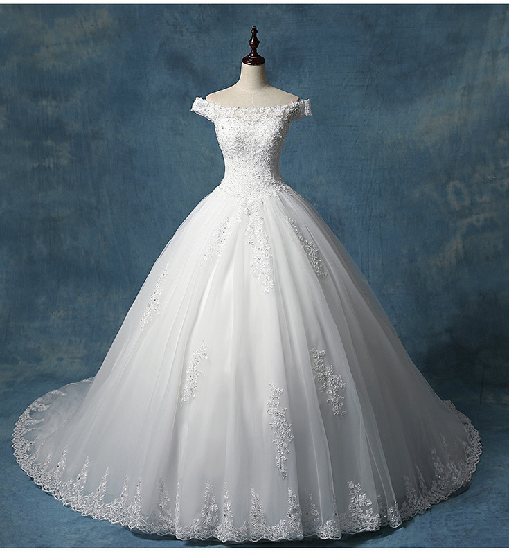 Off-Shoulder Wedding Dress with a Train, 2025 New Style, Korean-Style, Slimming, Light and Simple Winter Style