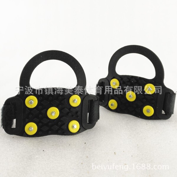 Winter non-slip skates with velcro