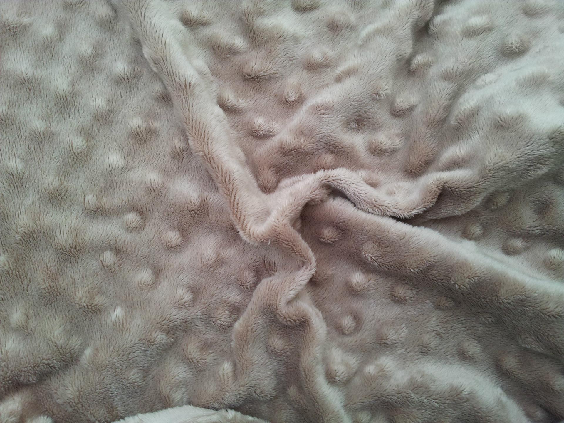 厂家供应 绒布 水晶超柔 压泡 童装玩具家纺面料 短毛绒 服装靠枕