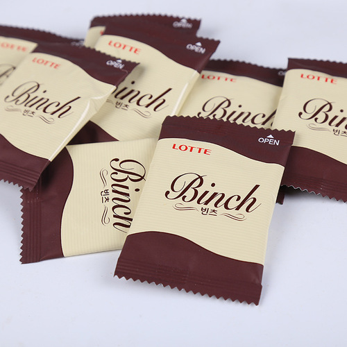Korean imported snack food biscuits BINCH Lotte brand Binch cookies desserts chocolate sandwich cookies