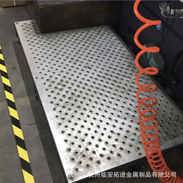 供应桐庐车间承重脚踏网 踩踏网 镀锌承重脚踏网板定做