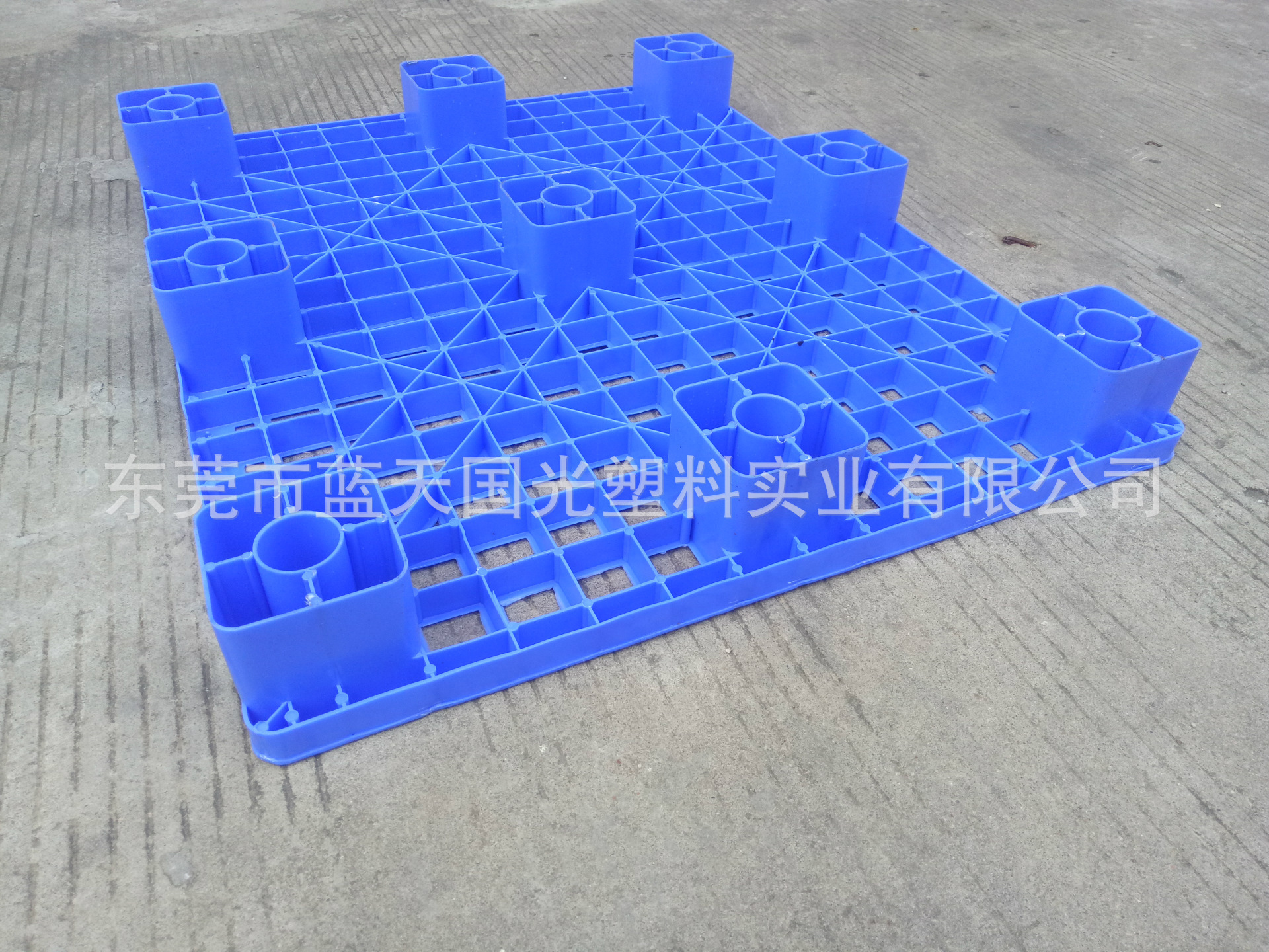 生产批发网格塑料托盘 单面方脚塑料栈板优质塑料防潮地台板