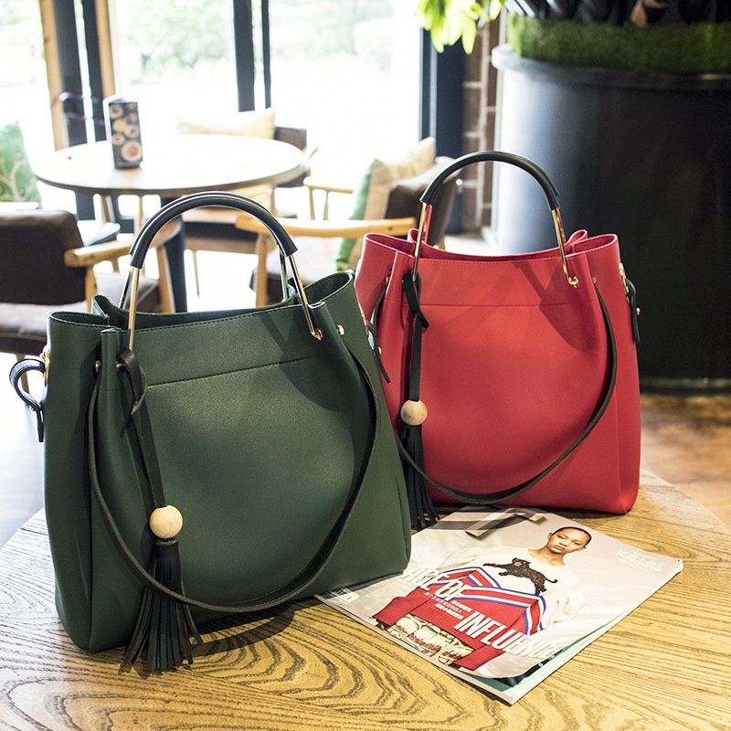 2019 new crossbody buns mother bag ladies shoulder bag simple tassel bucket handbag bag