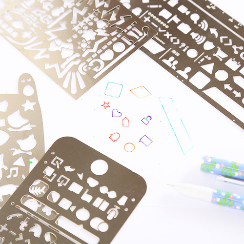 Creative multifunctional drawing graffiti bookmark handbook ruler stainless steel painting template ruler graphic lace ruler customization
