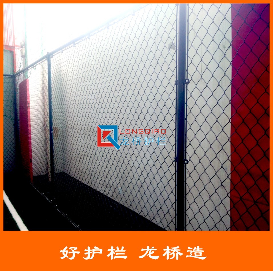 酒泉运动场围栏 酒泉体育场隔离防护网 护栏网 绿色勾花 龙桥厂