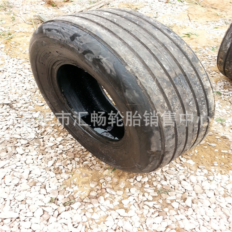 11L-15 农机具轮胎 导向顺纹 四线导向花纹 农用轮胎