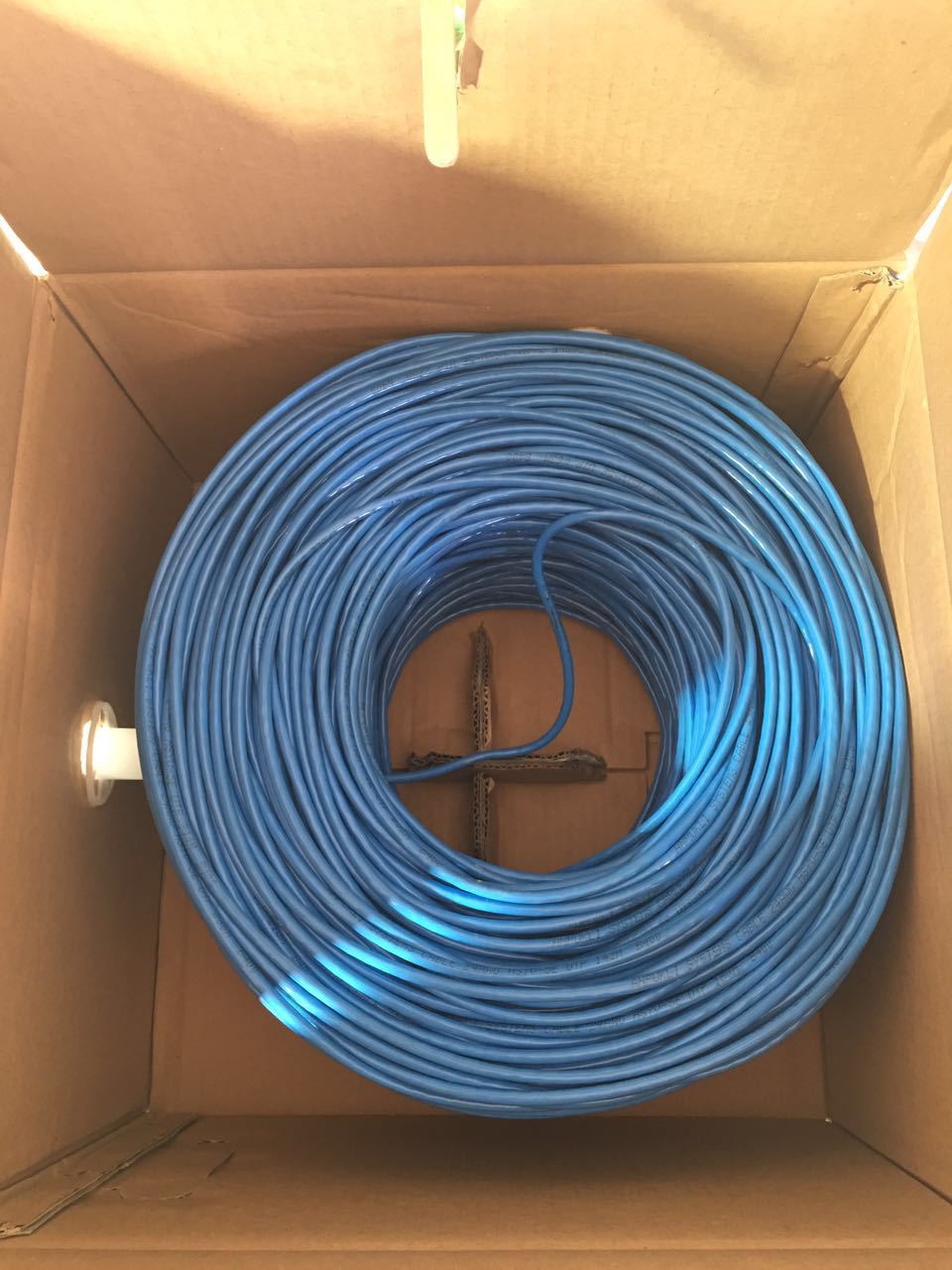 厂家批发270米0.4芯 半铝半铁蓝色网线工厂货源