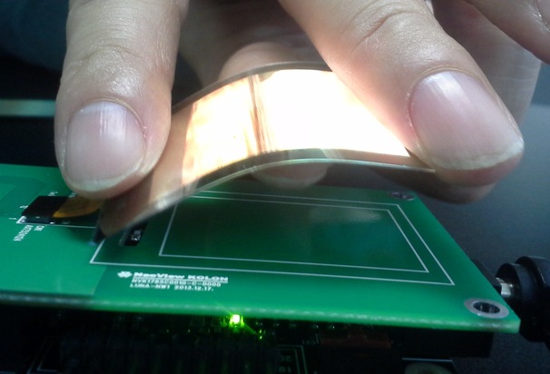 拓微可曲1.17英寸彩色oled显示屏柔性超薄厚度可弯曲折65k色手环