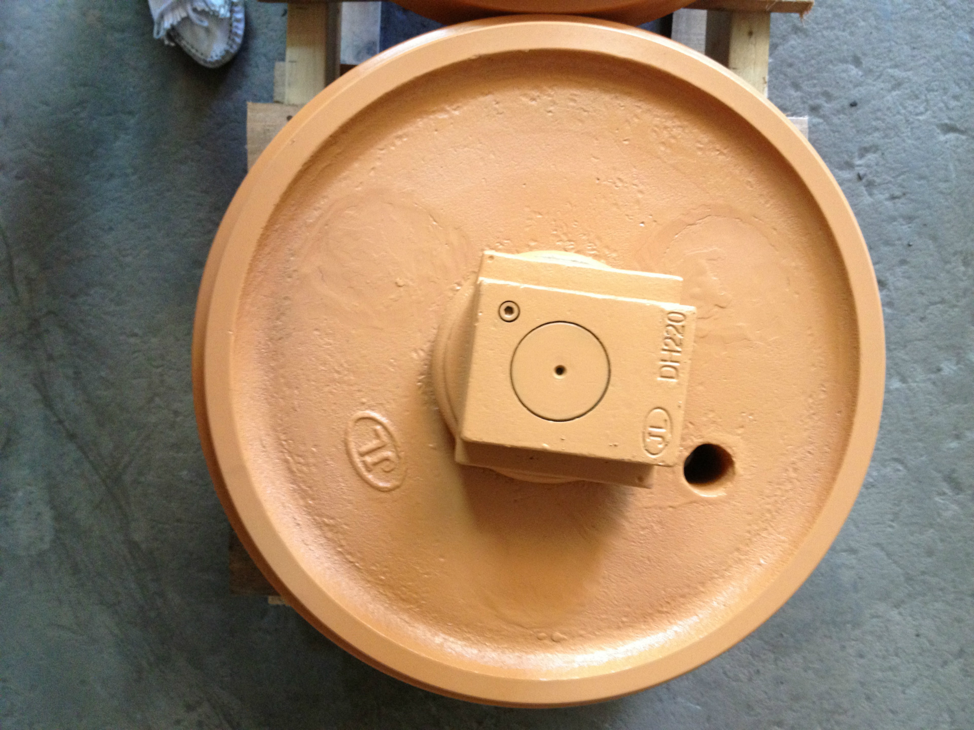 大宇挖掘机-引导轮-DH220 挖掘机行走件 工程机械配件 厂家直销