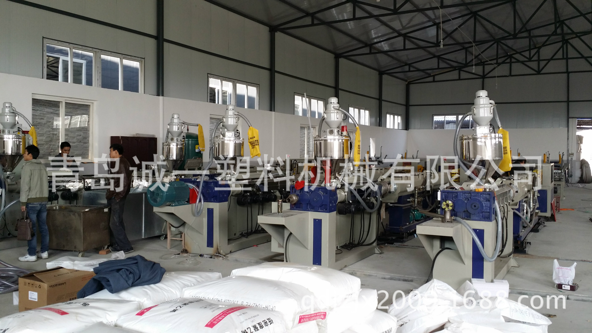 三层塑料管材挤出线、PE管材多层共挤挤出设备