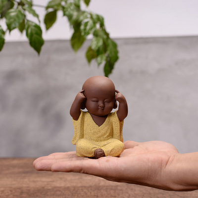 紫砂迷你小茶宠摆件精品 可养茶宠佛茶具摆件可爱小沙弥茶台摆件