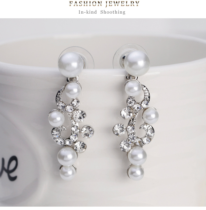 Hot selling bride decoration set, fashionable and versatile diamond inlaid pearl necklace goods_voghion.com