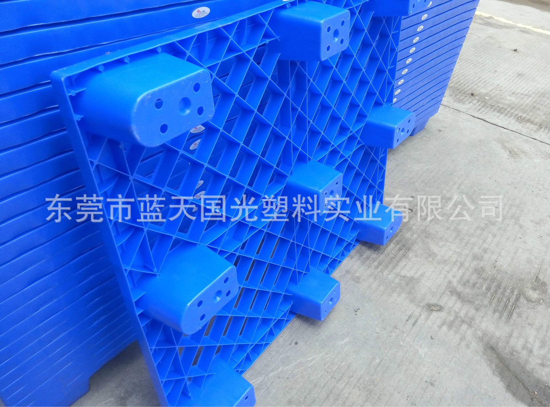 供应网格九脚托盘塑料防潮垫板九脚塑胶地台板单面塑胶卡板地台板