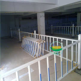 陕西榆林道路护栏交通护栏生产批发隔离栏杆厂家图片规格