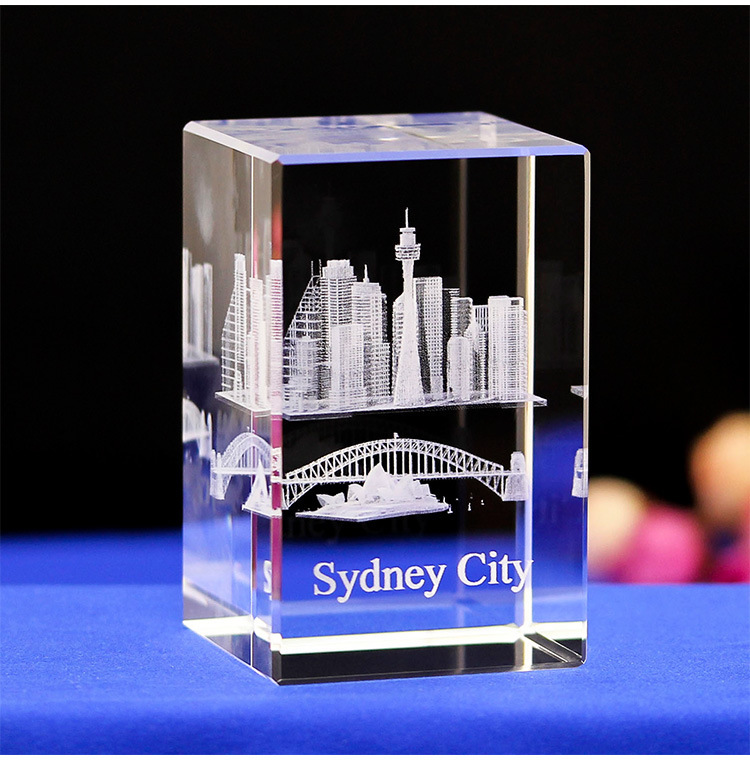 4052041930_1809093094