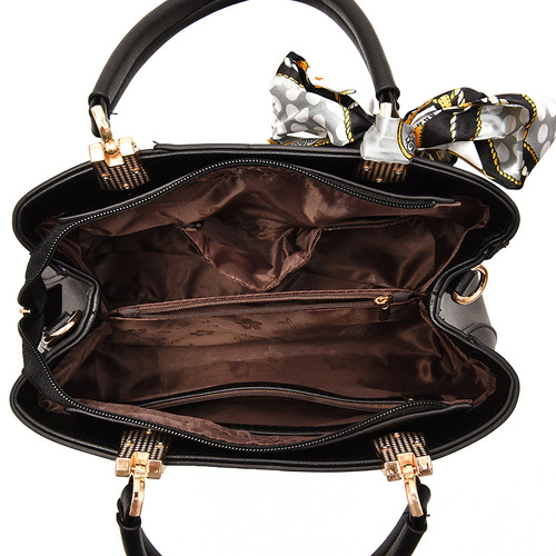 Bags for women  new style trendy middle-aged mother stylish simple and fashionable one-shoulder cross-body handbag square bag delivery
