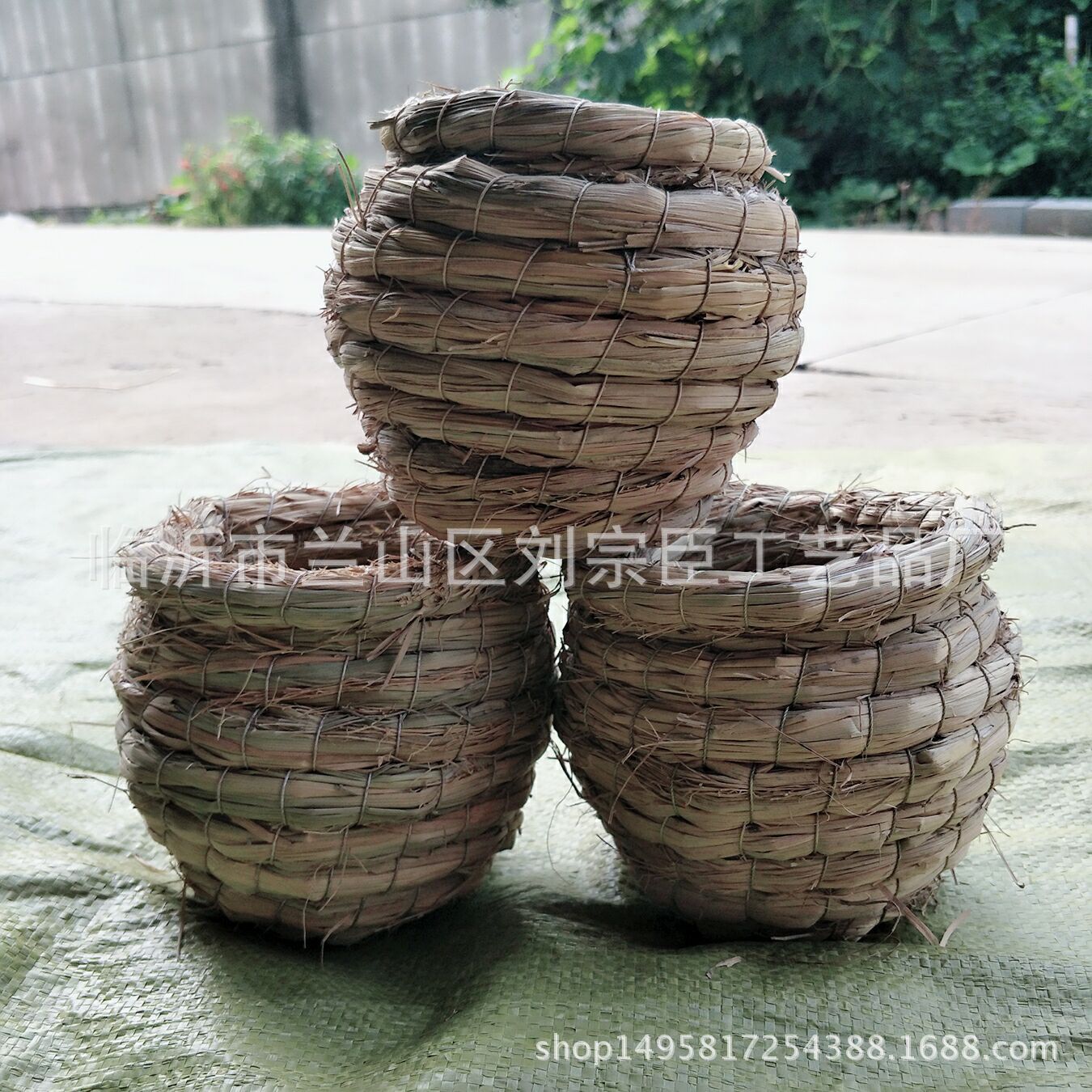 草编鸟窝鸟笼子鸟巢鸟用品蜂鸟虎皮鹦鹉塑料喂食器 跨境繁殖箱屋