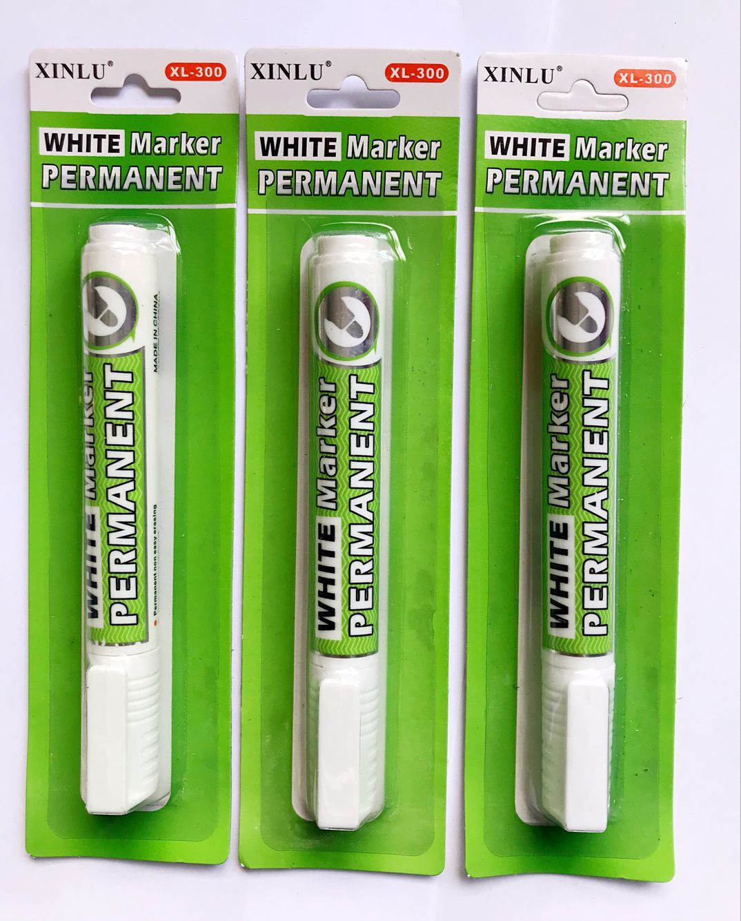 Marcador blanco aceitoso