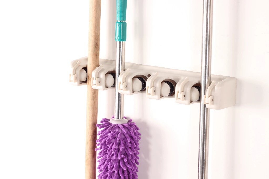 Прямые поставки с фабрики, многофункциональная пластиковая вешалка для швабры, держатель для карт, крючок, стойка для швабры, вешалка для хранения слива метлы