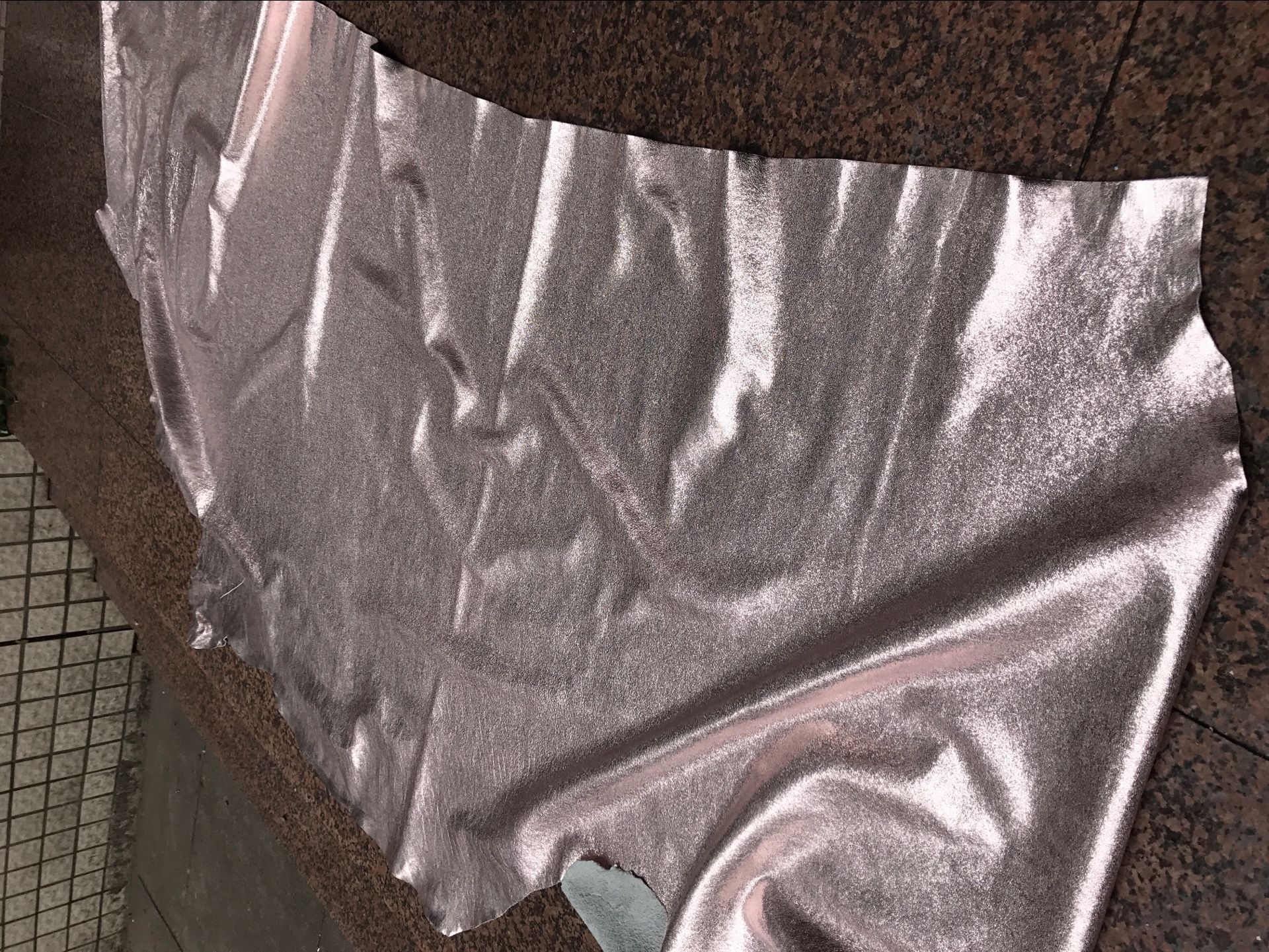 头层金属光牛皮 头层牛皮 皮革皮料 牛皮面料 缩纹皮 玫瑰金色