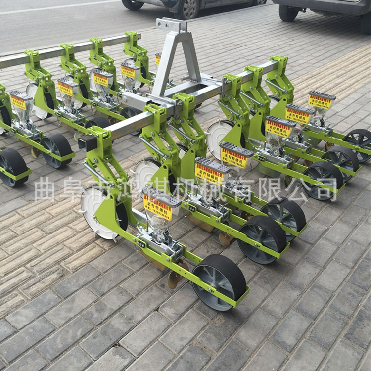 英德蔬菜播种机 鸿祺就行四行播种机 汽油式蔬菜播种机