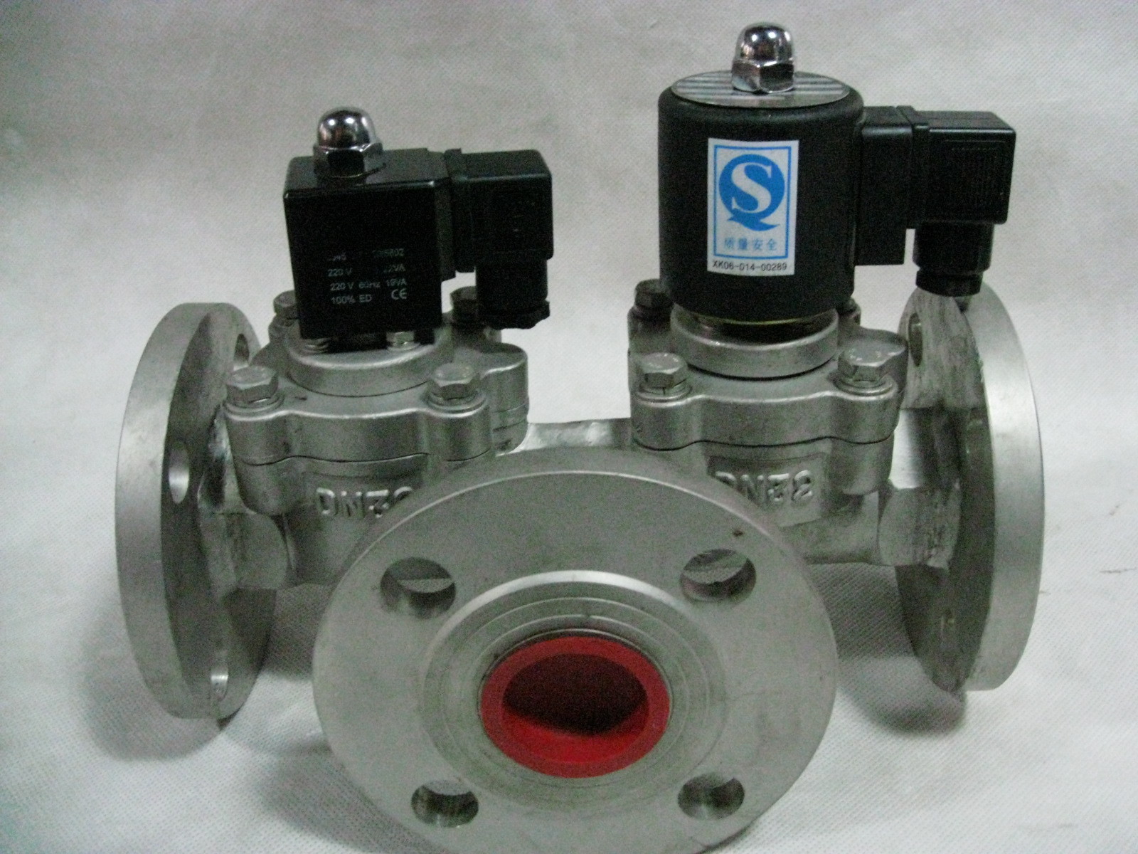 二位三通电磁阀 二位三通法兰连接电磁阀不锈钢电磁阀 换向电磁阀