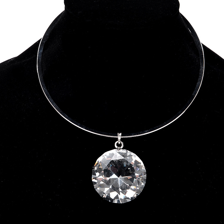 Elegant Crystal Pendant Necklace - Silver