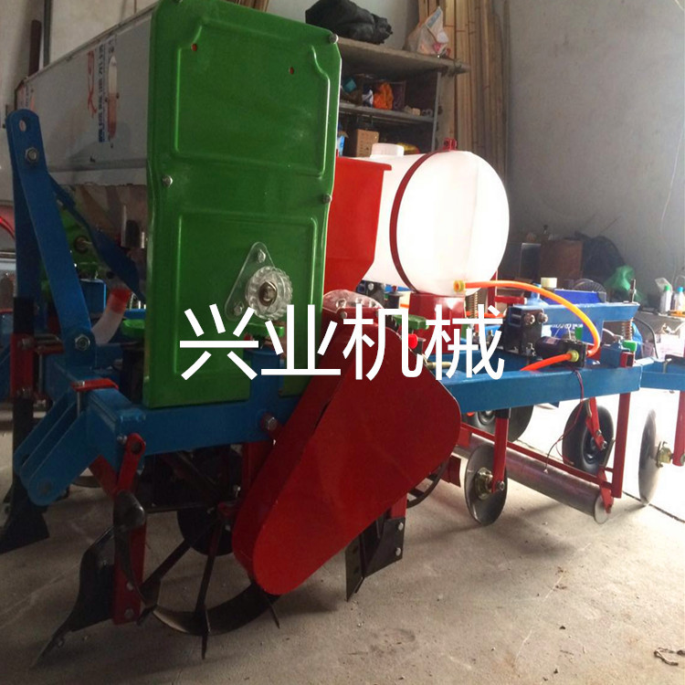 山丹县批发花生播种覆膜机配件
