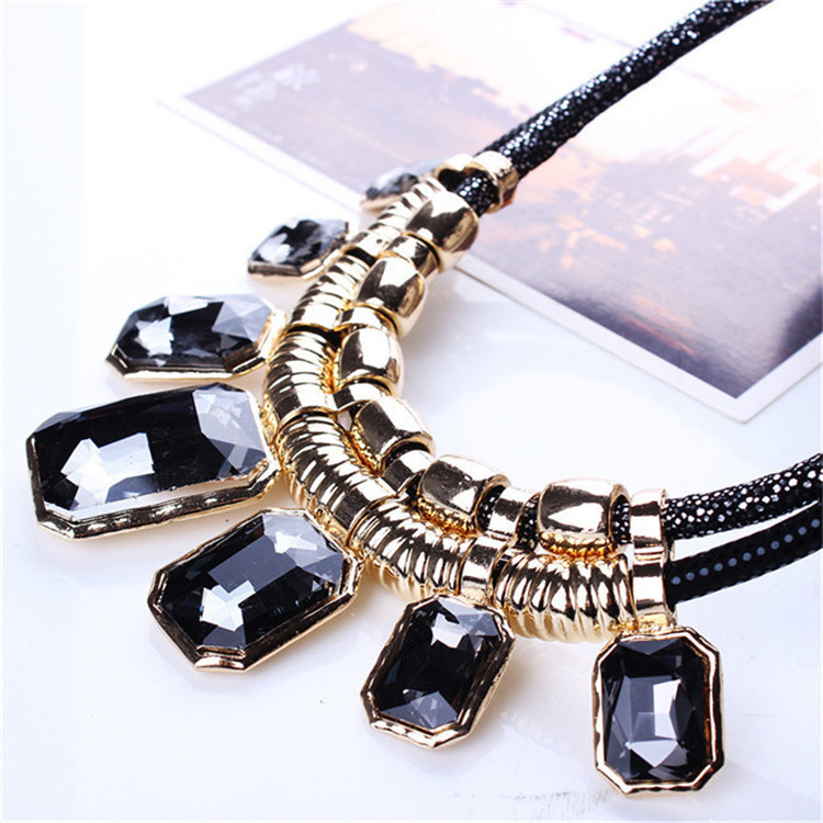 1 Piece Fashion Geometric Artificial Crystal Alloy Plating Rhinestones Women's Necklace display picture 15