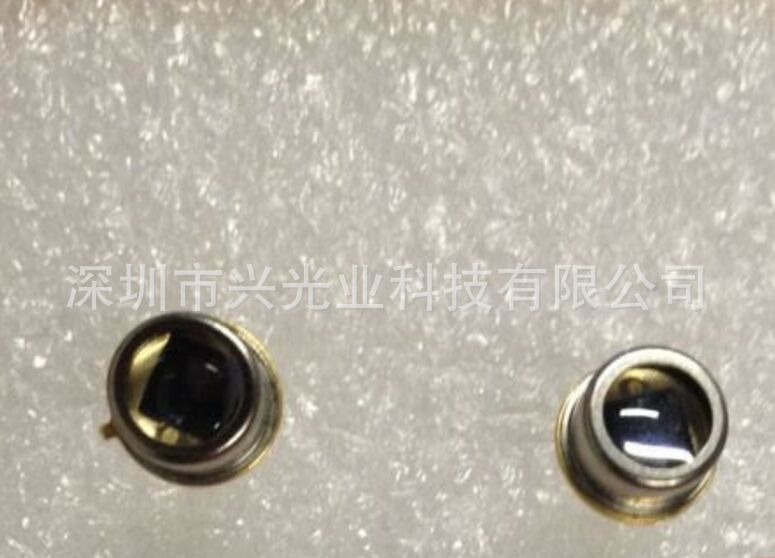 硅光电池ZYCU08B 直插2PIN芯片4mmX4mm,圆平，波长350－1050nm