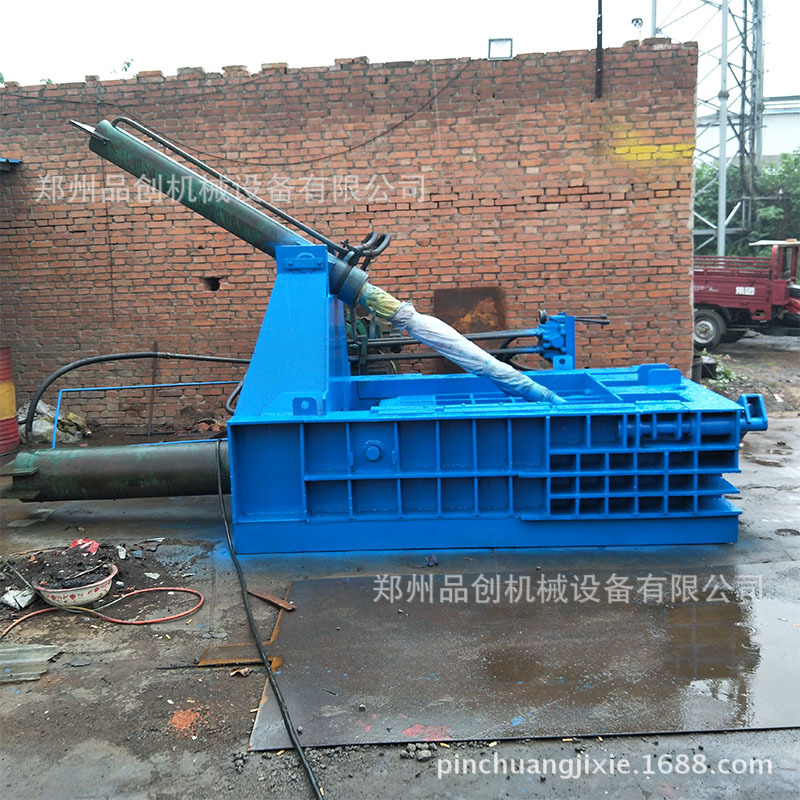 金属易拉罐压块机1