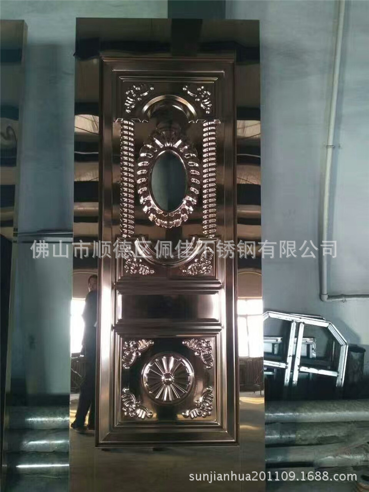 歌厅高档门湖南株洲玫瑰金不锈钢压花门板 数控液压不锈钢压花板