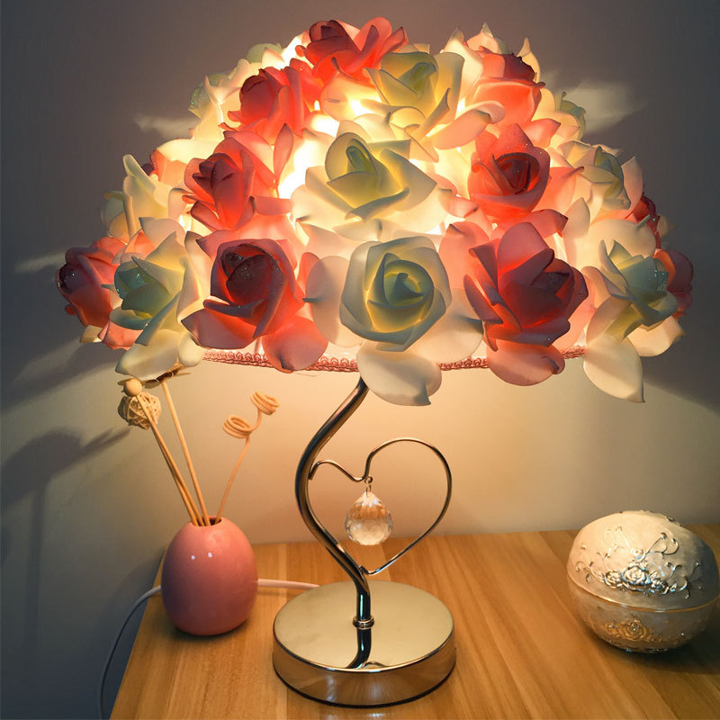 2017 new pattern marry Jubilation gift decorate bedroom Bedside rose heart-shaped Table lamp Wedding supplies