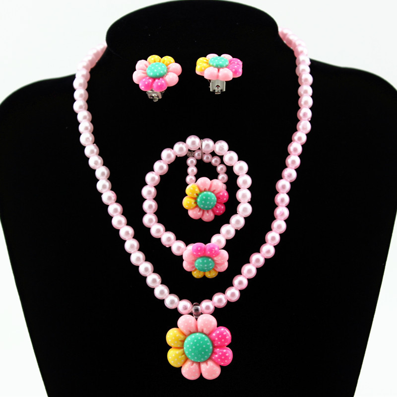 Girls' Necklace Bracelet Four-piece Cartoon Flower Imitation Pearl Necklace Set Wholesale display picture 1