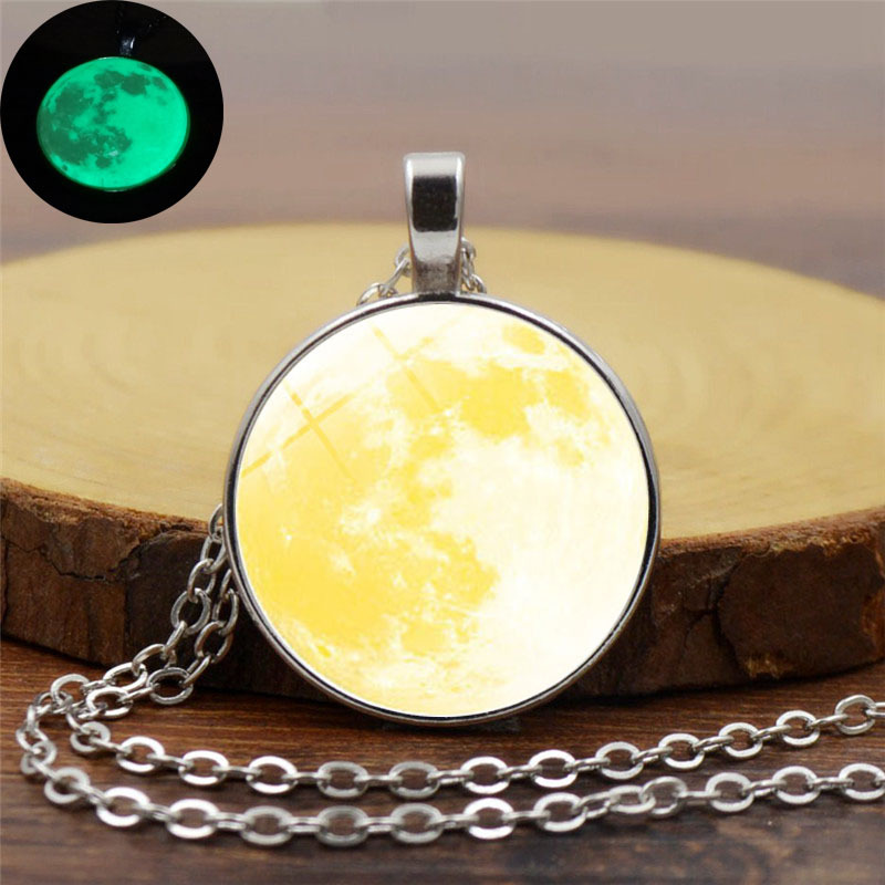 Glow-in-the-Dark Necklace Image 7
