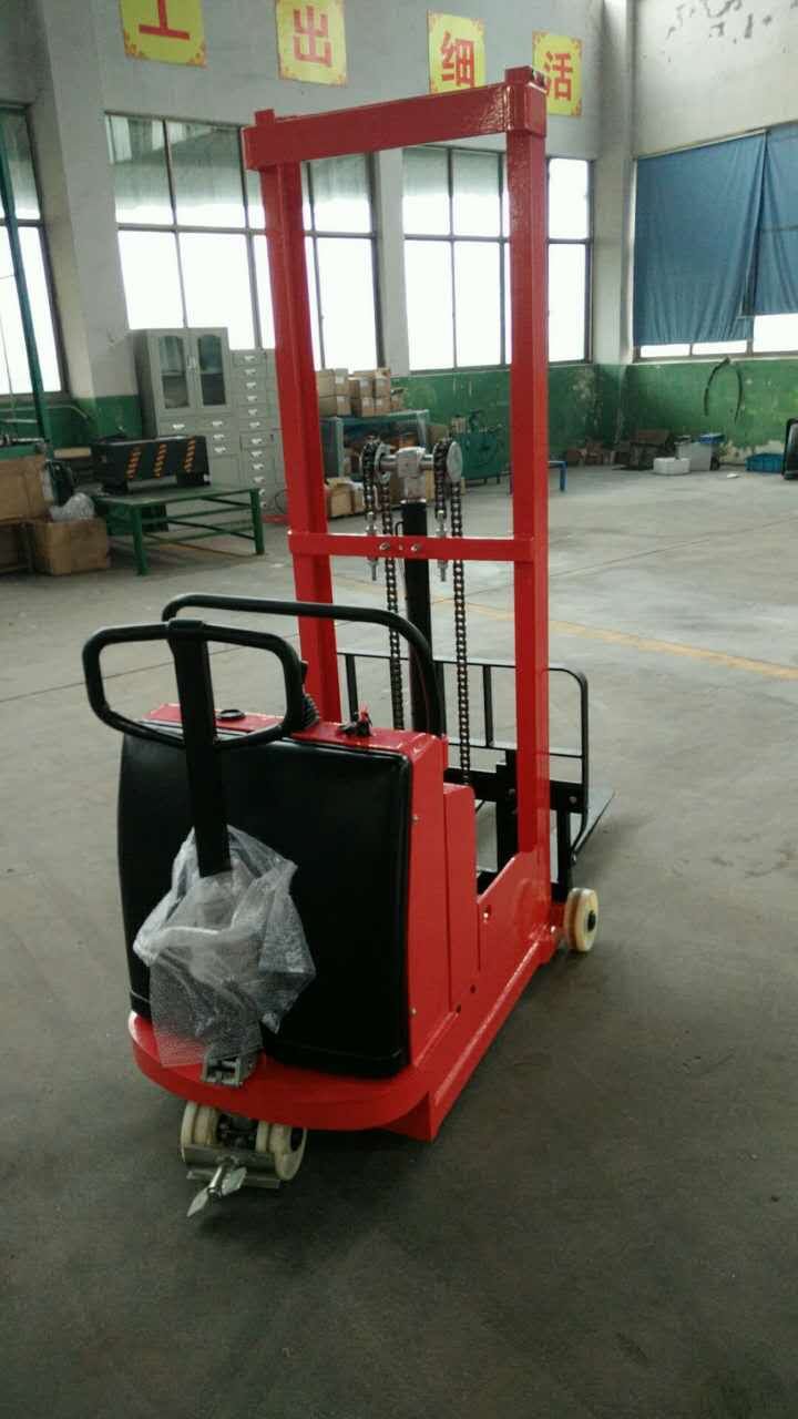 半电动配重式堆高车 0.5T1.6M平衡重式无腿 半自动堆垛装卸升高车