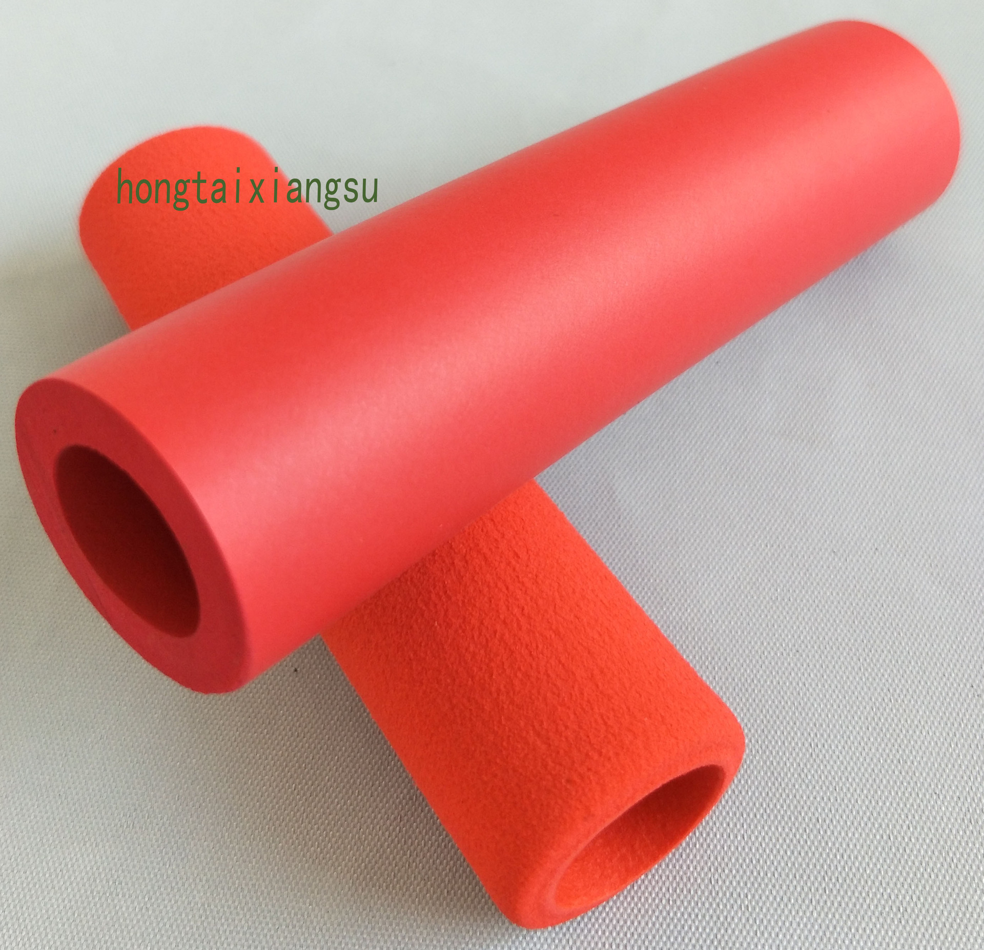 生产订制橡塑海绵发泡管 NBR发泡手柄套 运动器材橡塑泡棉手把套
