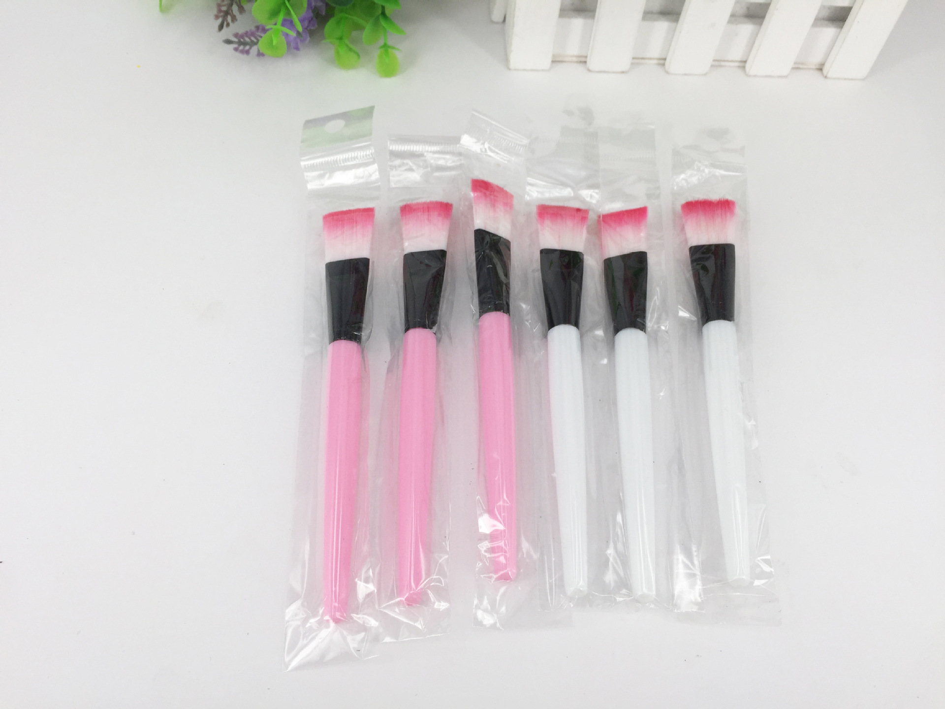 Facial Mask Brush Image 2