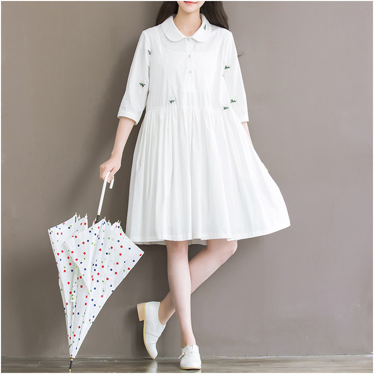2021夏季新款小苍兰白色小花刺绣棉布连衣裙小清新连衣裙
