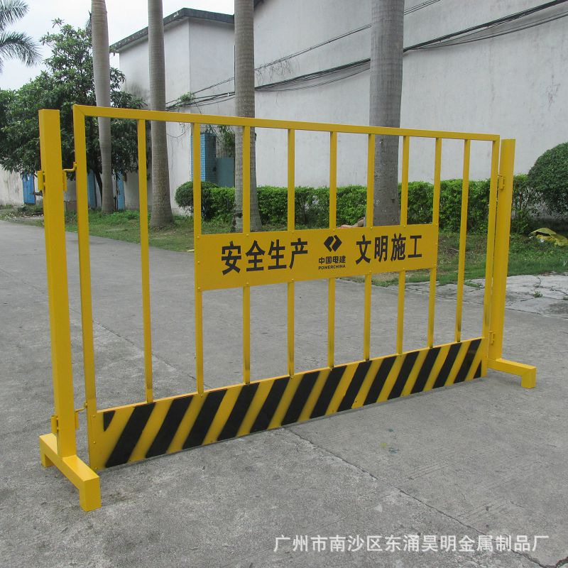 厂家热销基坑护栏电梯门安全围栏电梯门临时防护网现货充足