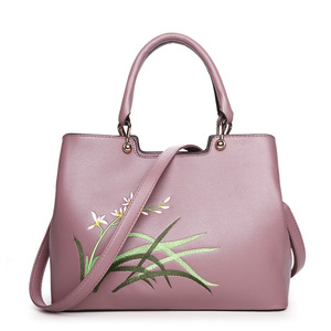 new high-end lady’s bag with embroidery flowers autumn and winter 