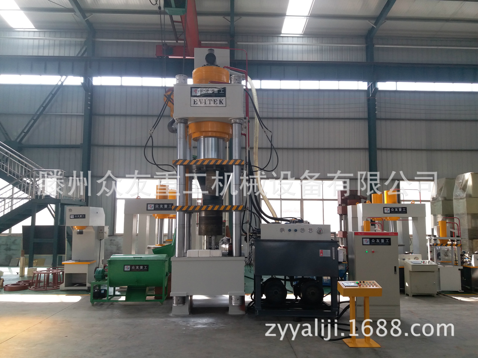 800噸全自動(dòng)上料牛羊舔磚鹽磚機(jī) (44)