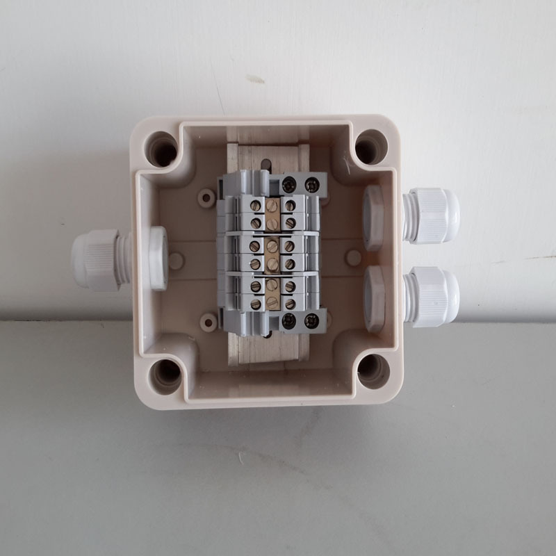 一进二出户外防水接线盒带UK端子电源分线盒工控密封盒插座