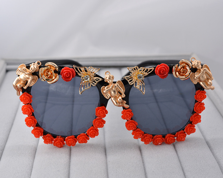 Catwalk Baroque Angel Flower Porcelain Flower Butterfly Ladies Sunglasses Personality Fashion Wild Sunglasses Women Wholesale Nihaojewelry display picture 5