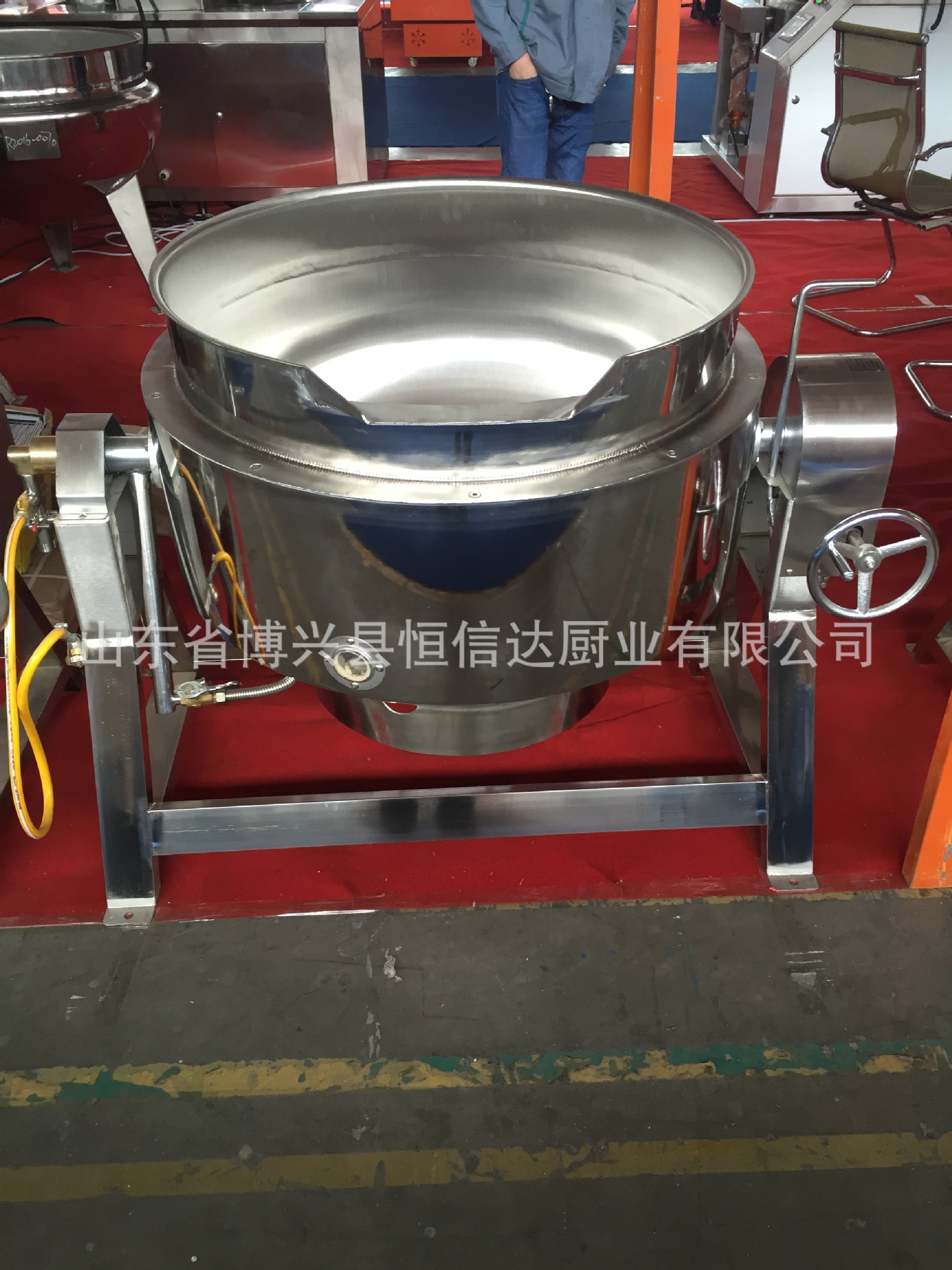 不锈钢液化气夹层锅天然气夹层锅燃气夹层摇摆汤锅燃气摇摆汤锅