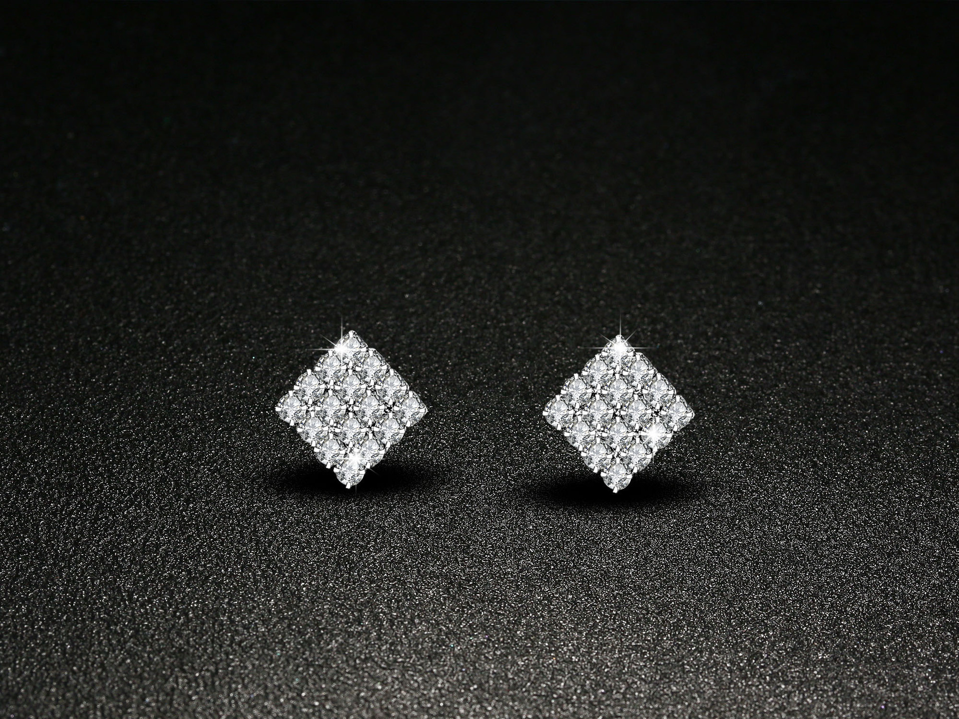 1 Pair Simple Style Classic Style Rhombus Inlay Copper Rhinestones Ear Studs display picture 7